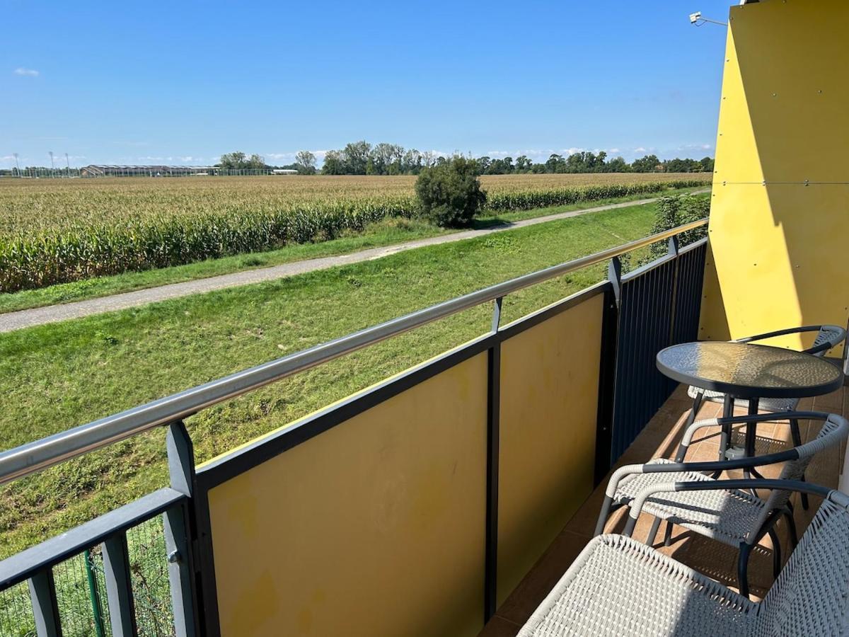 Xbs View Parking Apartment